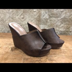 **Sale**🎉🎉 Charles by Charles David